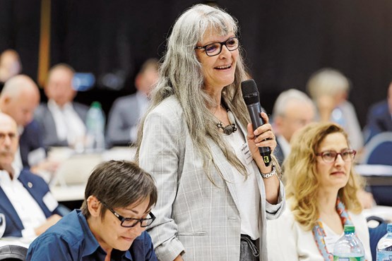 L’apéro et le repas ont été servis à la Cantine sur Coux.