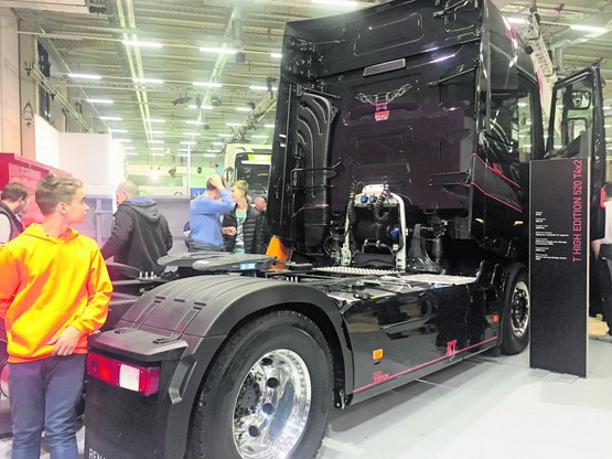 Un salon, c’est aussi du spectacle. A Transport-CH, on se demande souvent comment les organisateurs ont réussi à faire rentrer certains mastodontes à grues dans les halles…PHOTOS: Jean-Luc Adam