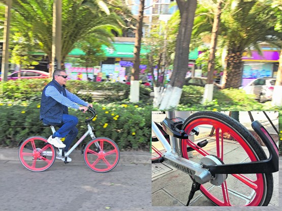 Les Mobike sont super solides: transmission par cardan, jantes alu  à pneus pleins increvables, fourche mono-bras, sonnette intégrée,  cadenas semi-automatique et puissants freins à tambours.PHOTOS: Jean-Luc Adam