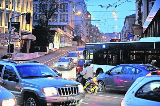 Genève: au lieu de perdre du temps à introduire un projet coûteux, absurde et bureaucratique, il vaudrait mieux employer ces ressources pour fluidifier le trafic!