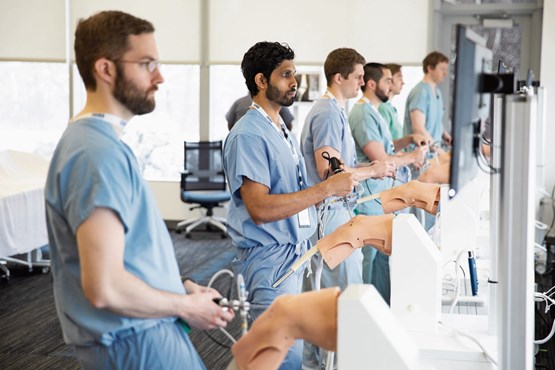 Wurde mit dem Export-Award 2019, der von Switzerland Global Enterprise jährlich vergeben wird, ausgezeichnet: Die VirtaMed AG überzeugt dank durchdachter Exportstrategie mit höchst präzisen Simulatoren auf dem Weltmarkt.Bild: VirtaMed