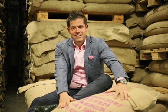 Marc Käppeli, directeur de Blaser Café AG: une PME familiale qui s’active à la fois comme importateur, torréfacteur et négociant.Reportage photo: François Othenin-Girard / photo p.15 (en bas): Unsplash