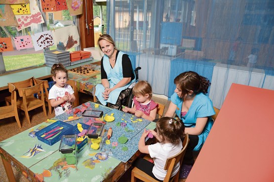Kinderbetreuung in der Schweizer Paraplegiker-Stiftung: Sie und Tausende andere gemeinnützige Stiftungen leisten einen nicht zu unterschätzenden Beitrag zum sozialen Zusammenhang der Schweiz.Bild: zVg