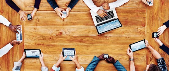 Travail à domicile ou au bureau. Sans Internet, (presque) rien ne va plus. Photo: 123 RF