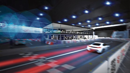 Bahn frei für den 90. Autosalon: Auf einer 456 Meter langen Indoor-Piste können Fahrzeuge mit Alternativantrieben getestet werden. Bild: GIMS