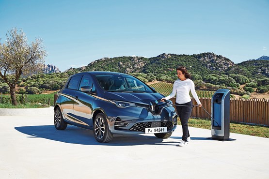 Er kann einfach betankt werden, und entsprechend beschriftet ist der ZOE der perfekte innerstädtische Sauberkurier.Bild: Werk