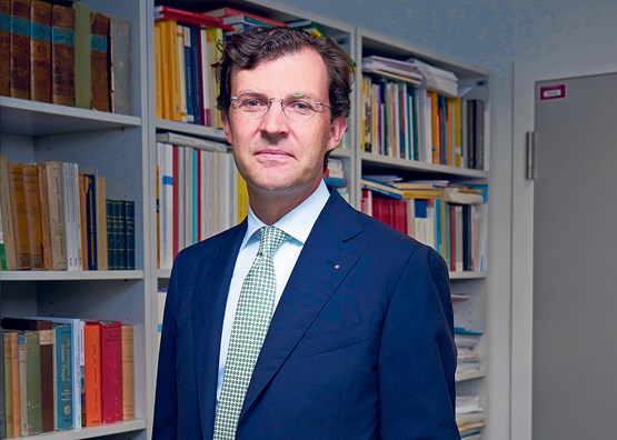 «Niemand konnte ahnen, wie froh wir heute in der Krise sind, dass wir mit der Schuldenbremse den finanzpolitischen Spielraum zur Stützung der Wirtschaft haben», sagt Ökonomieprofessor Christoph Schaltegger. Bild: zVg