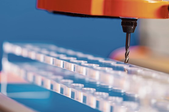 Wer in die Produktion einsteigt, muss sich auch Maschinen anschaffen. Das macht eine Neubeurteilung der Versicherungssummen notwendig.Bild: 123RF