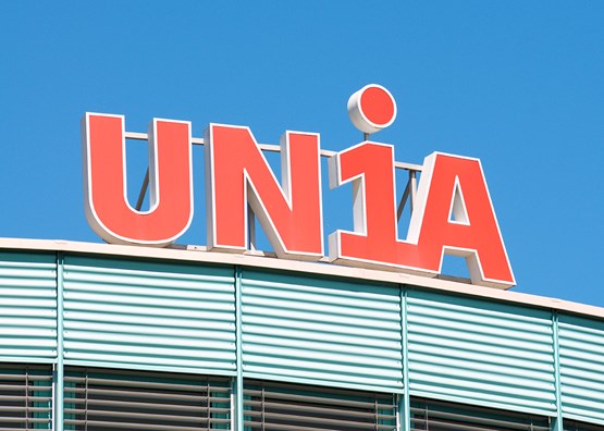 Das Beispiel der IST-Edelstahl-Anlagenbau AG aus Thun zeigt klar auf: Das erpresserische und drohende Verhalten der UNIA im Zusammenhang mit ihrer Arbeitslosenkasse nimmt die fahrlässige Gefährdung von Arbeitsplätzen in Kauf und kann nur als KMU-feindlich bezeichnet werden.